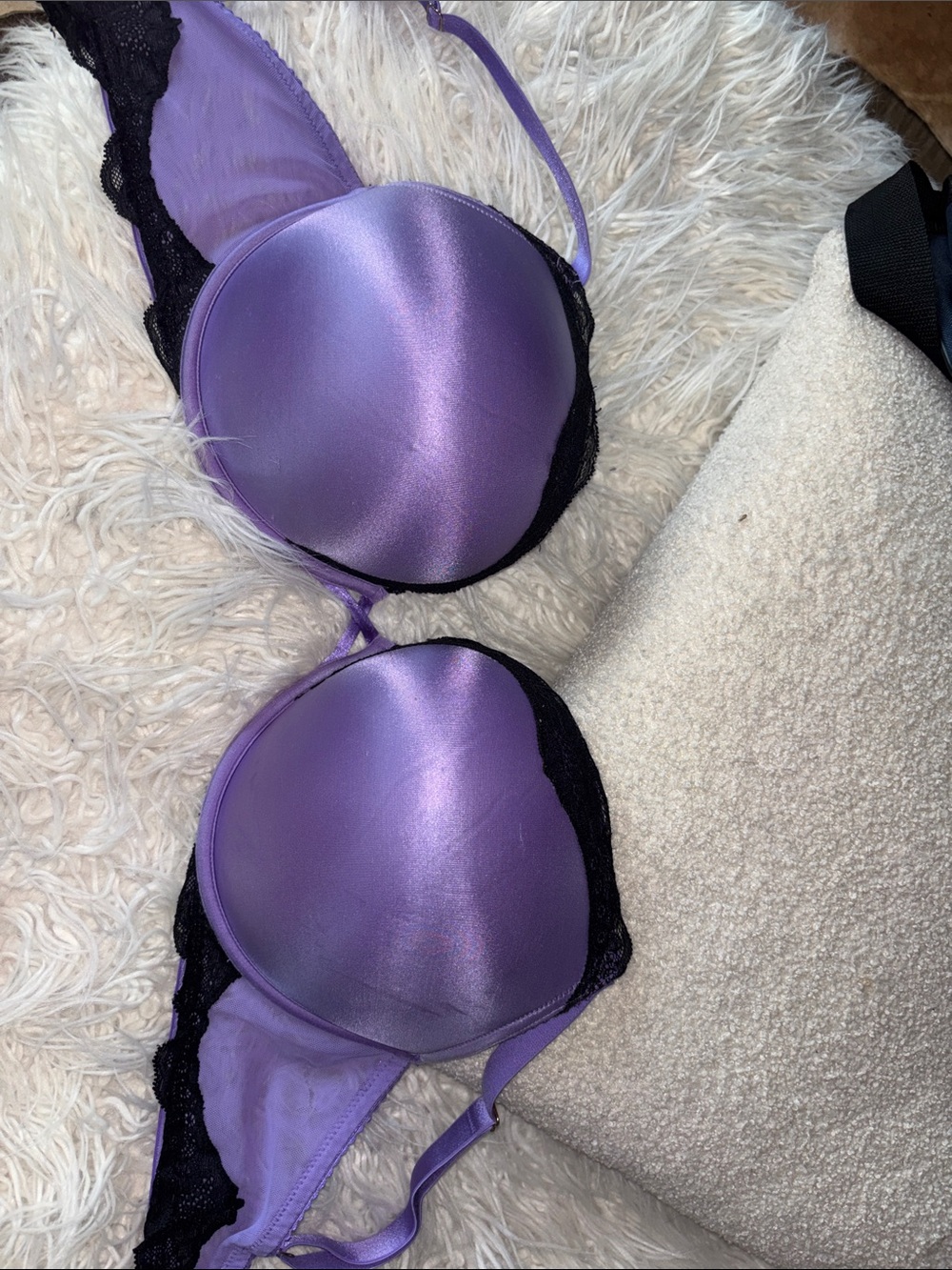 Bombshell with padding and underwire